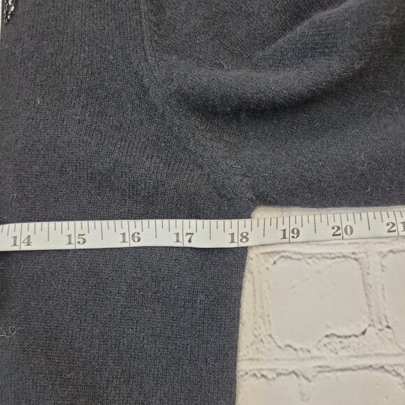 Bloomingdale’s woman’s black 100% cashmere embroidered button down cardigan M - Picture 3 of 11